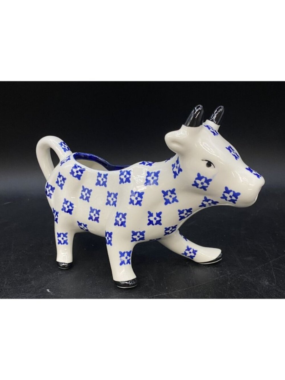 AVOCA Nest Ireland Cow Creamer Sewing Button Seamstress
